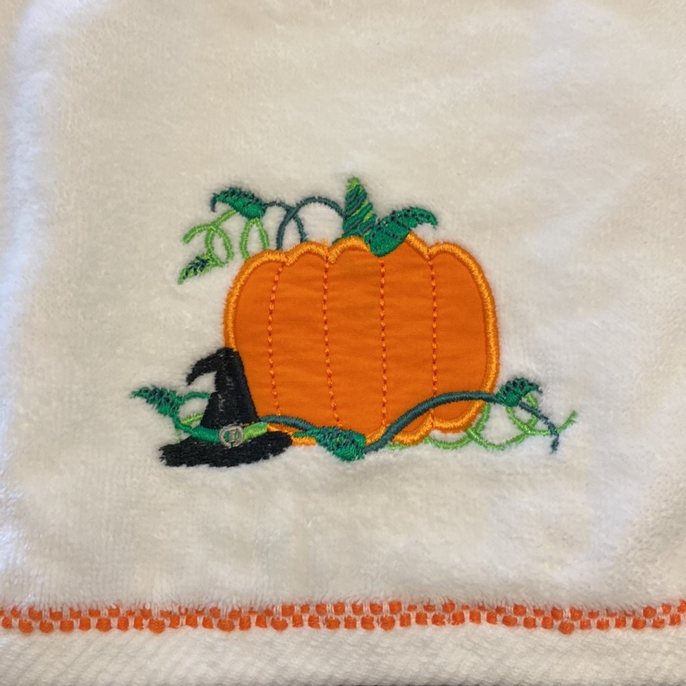 Set of 4 Hand Towels - Picture 4 of 9